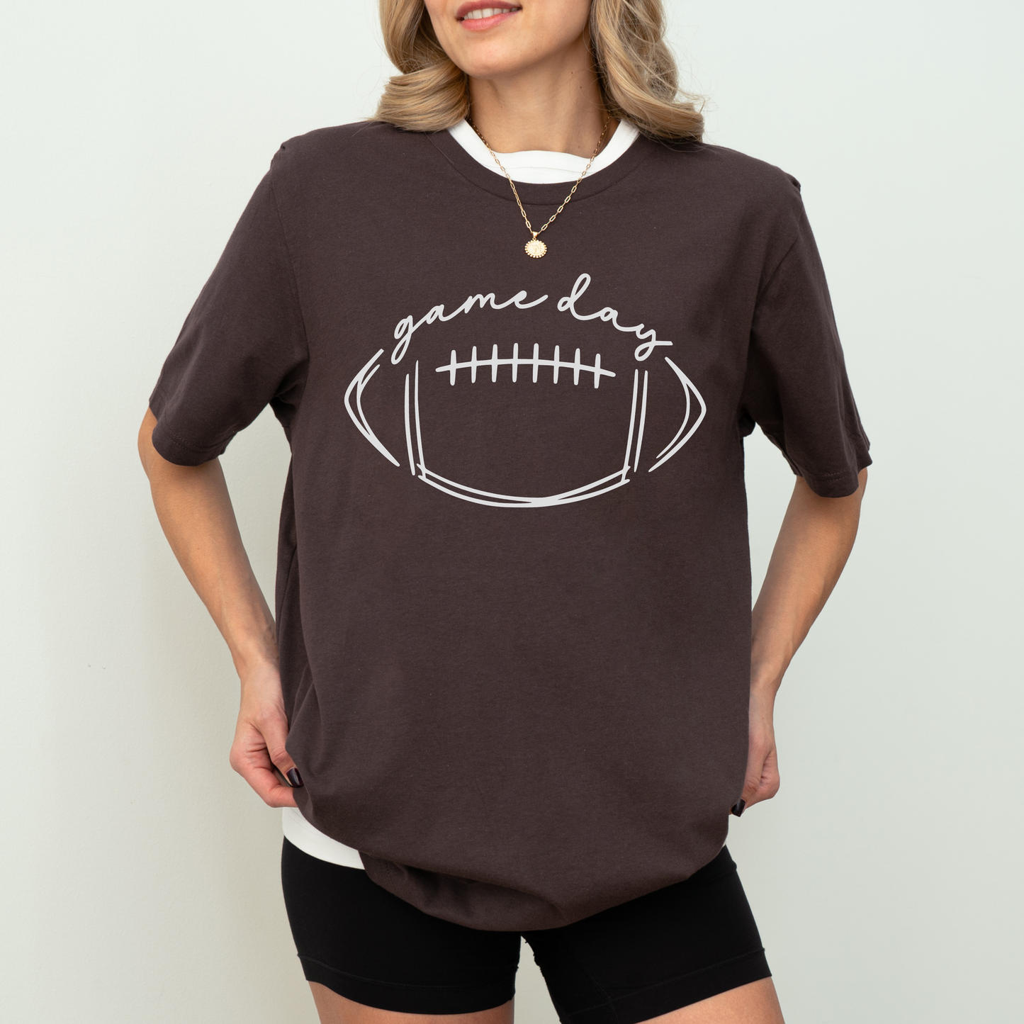 Game Day Football Shirt – Fall Sports Graphic Tee for Women, Football Mom T-Shirt, Sideline Tailgate Outfit